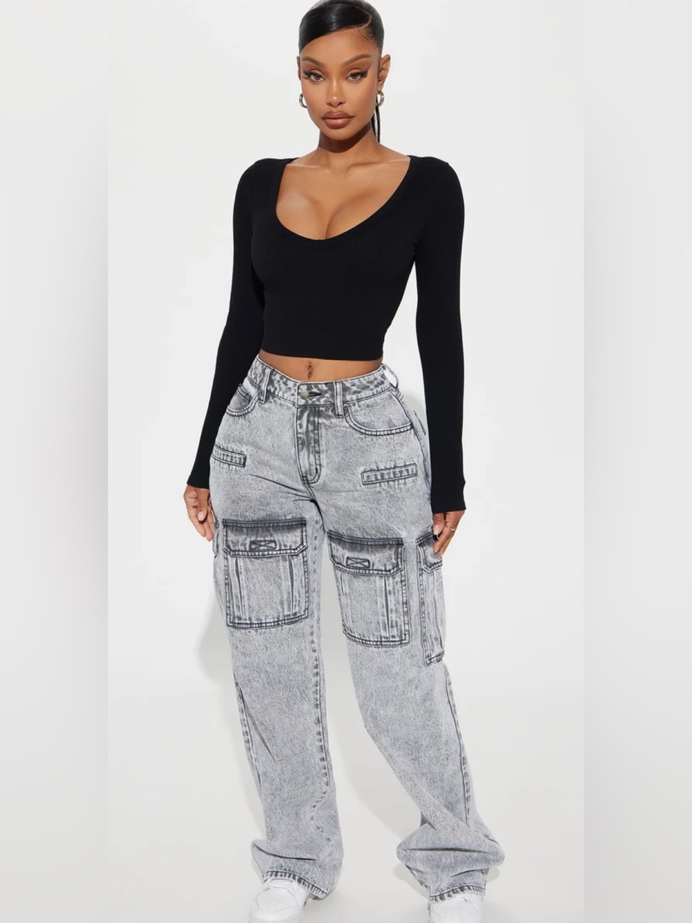 Fashion Nova Kelly V-neck black ribbed long sleeve cropped top, size S/M*, EUC